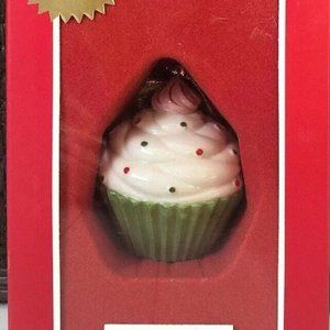 Lenox Cupcake Macy’s Exclusive Christmas Tree Ornament New in box! Retail $60.00